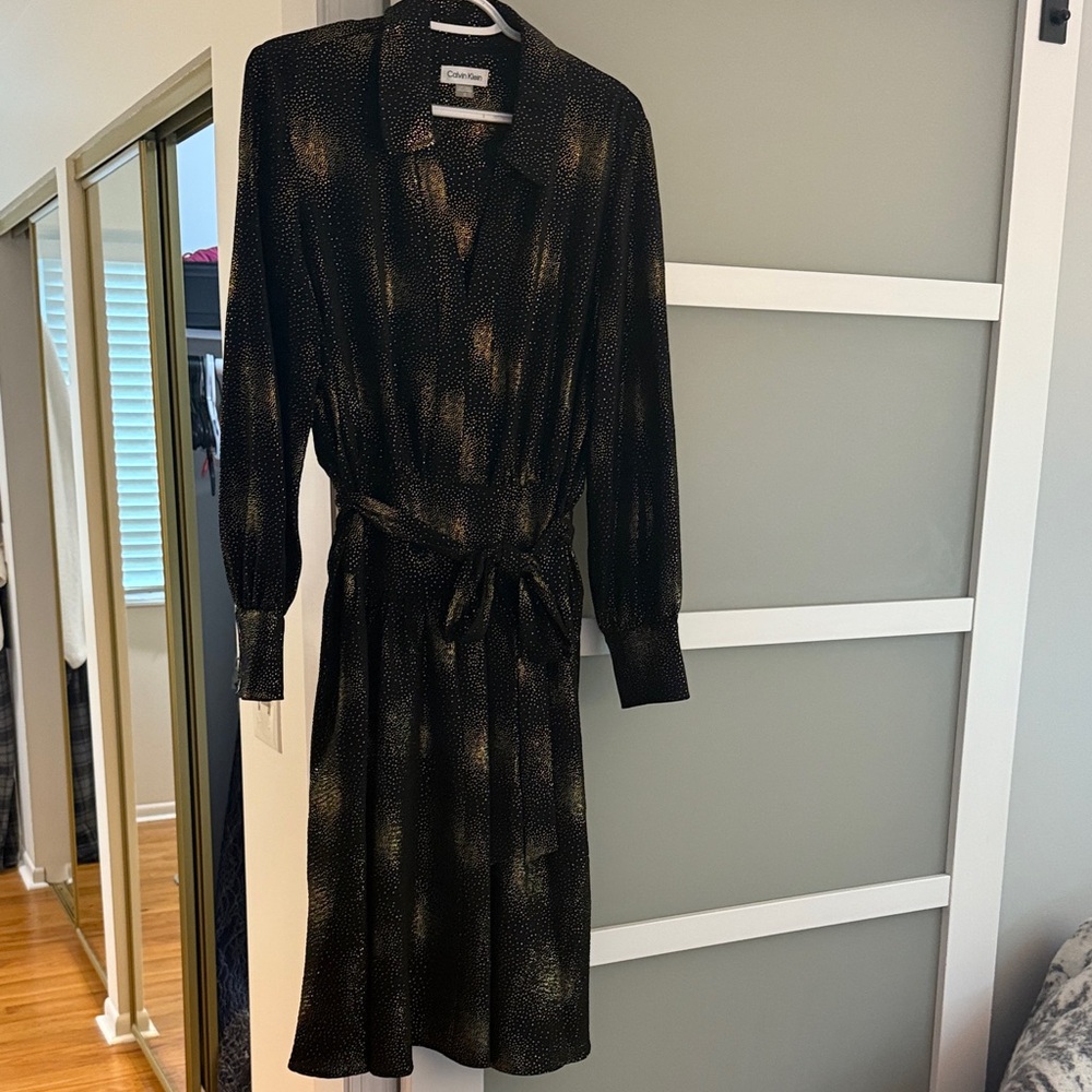 Calvin Klein Black and Gold shimmer Long Sleeve wrap Dress size 12